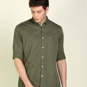 Men Slim Fit Solid Spread Collar Casual Shirt